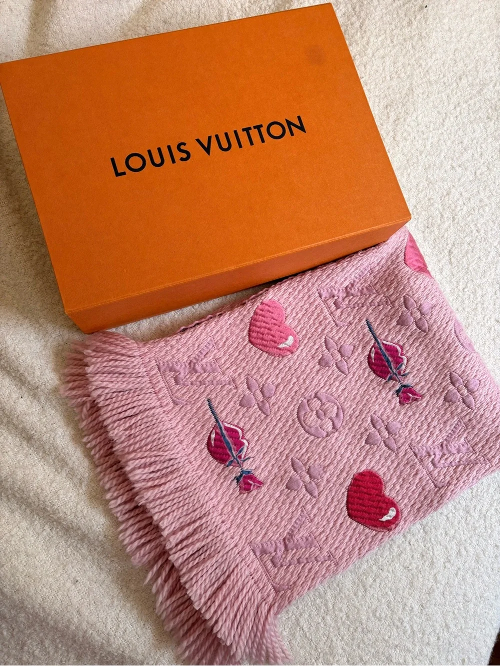 🔥100% Authentic LOUIS VUITTON Rose Wool/Silk Logomania A La Folie Scarf🔥